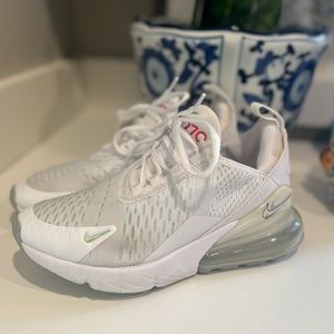 Girls Nike AirMax 270